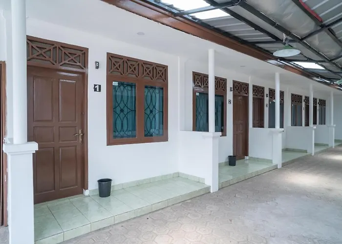 Reddoorz Near Bundaran Ciceri