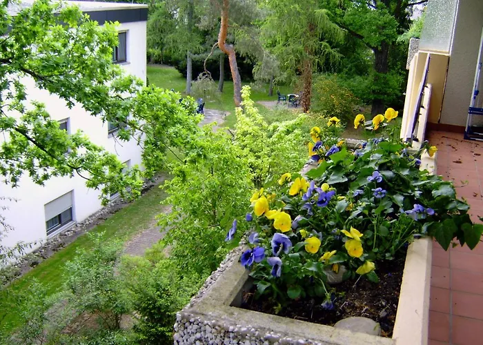Appartementhaus im Grün