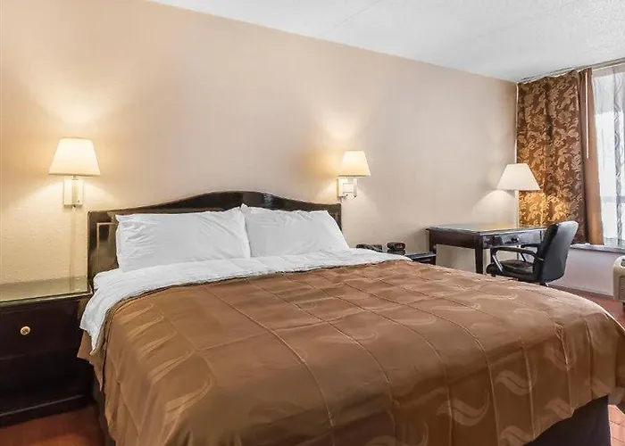 Quality Inn - Dickson