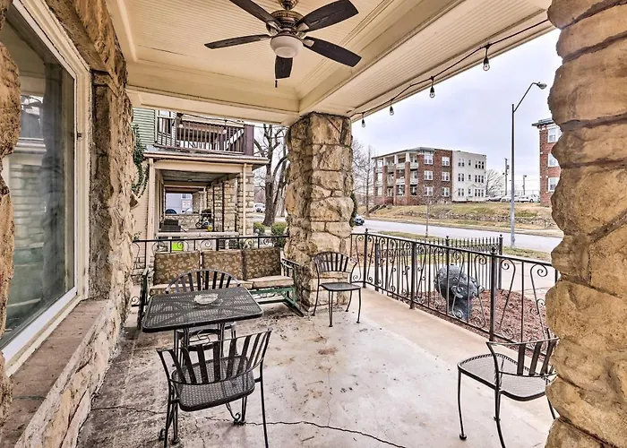 Unique Kansas City Apt: Walk To Kc Streetcar Stop!