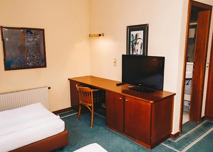 Paul'S Hotel