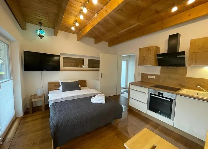 Ferienwohnung im Stadtzentrum von Bernau - Komfortable Wohnung mit 2 Zimmern, Bad, Spülmaschine, Waschmaschine, komplette Küche, WLAN, Terrasse, ruhige Lage