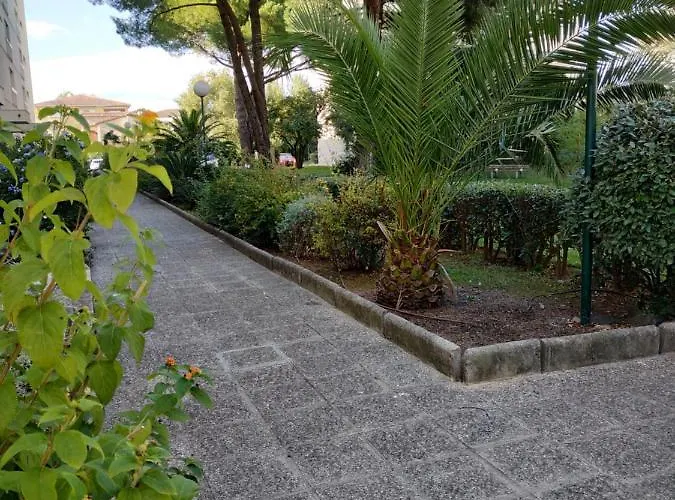 Charmant Appartement A 350M De La Plage Et Du Port