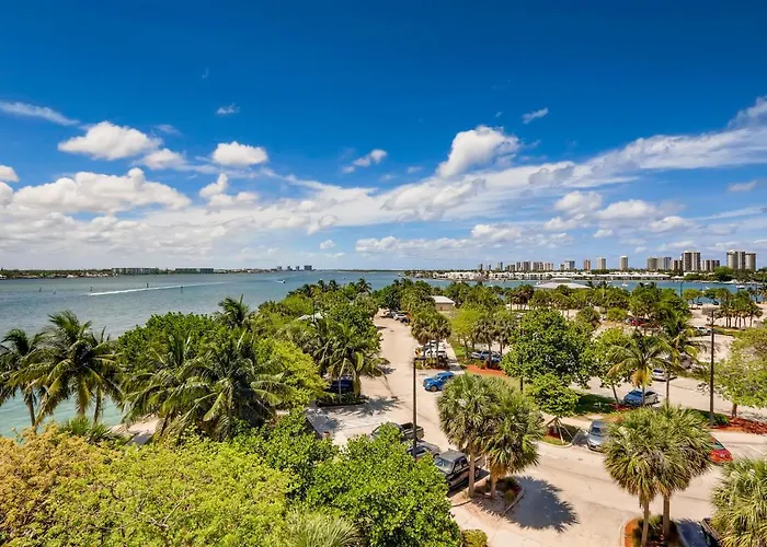 Singer Island Inn Studio/ Walk To The Beach