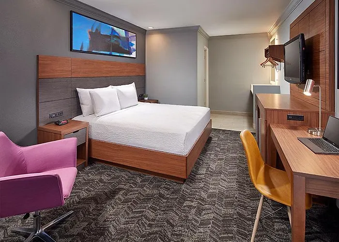 Studio Inn & Suites At Promenade Downey