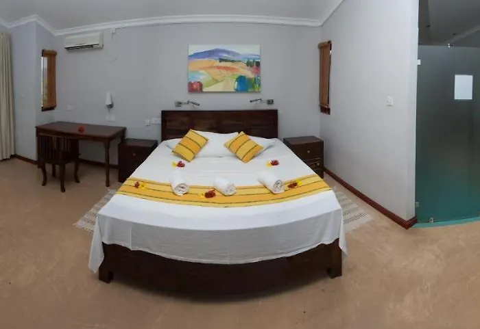 Anse Soleil Beachcomber Hotel&Self Catering