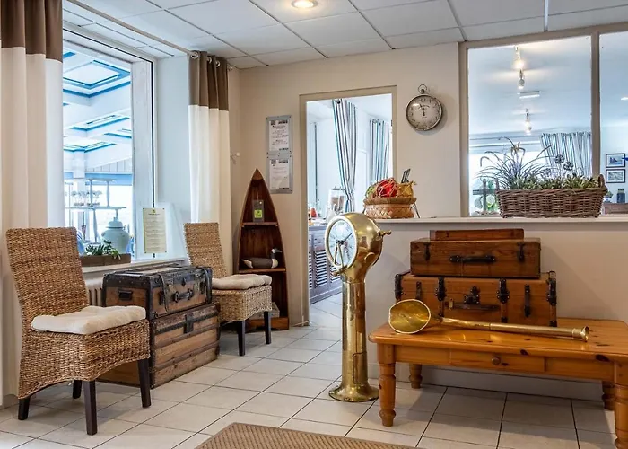 Logis Hotel Restaurant De La Plage