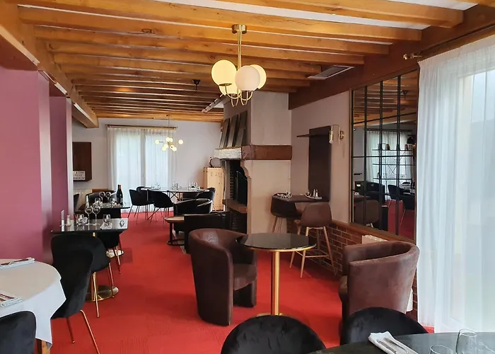 Hotel Restaurant La Paix La Robe Et Le Palais