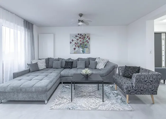 Exklusive (OG) Neubau-Ferienwohnung mit Fernsicht
