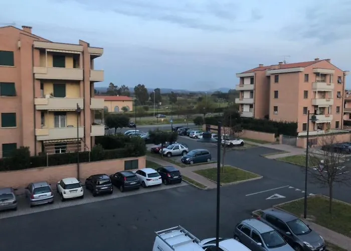 Accogliente E Spazioso Appartamento A Cecina