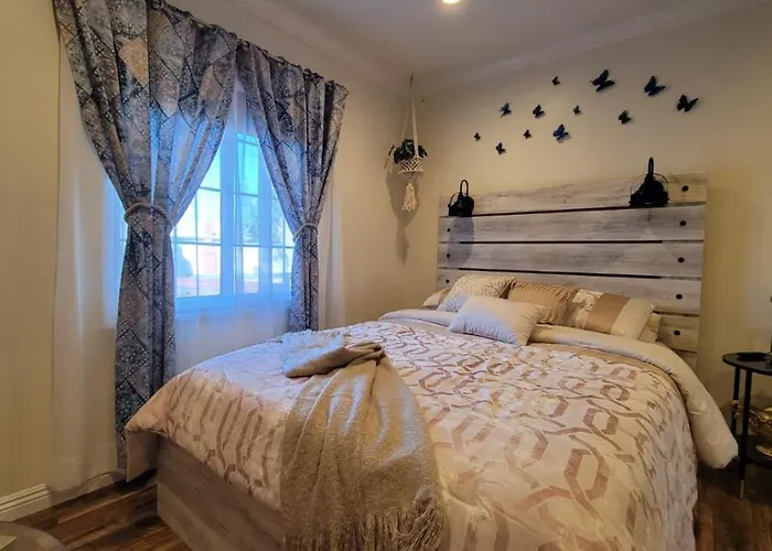 Adorable Modern Guesthouse With Full Kitchen