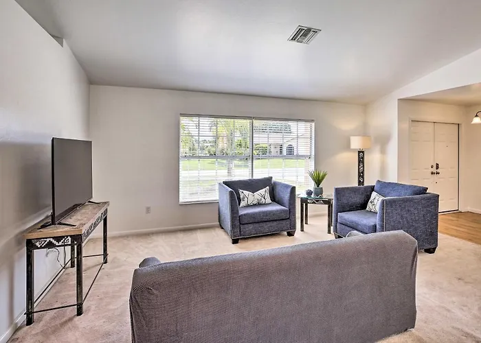 Breezy Cape Coral Oasis, Covered Lanai & Bbq