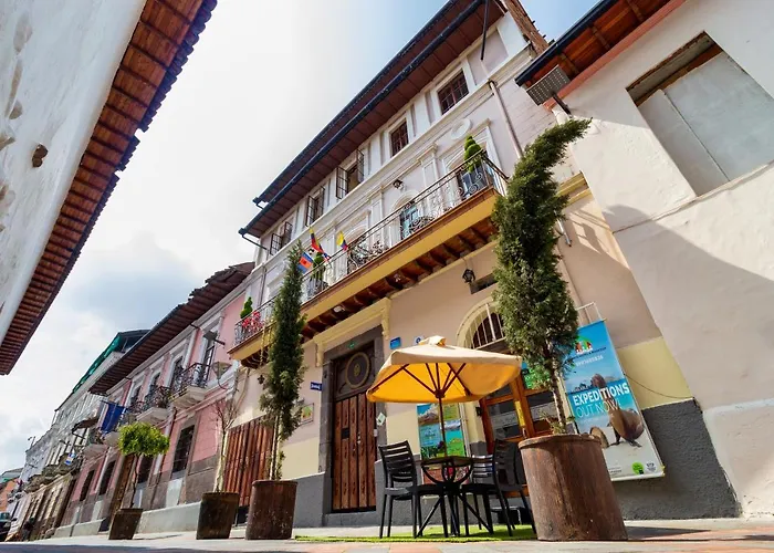 Friends Hotel & Rooftop - Historic Center & Museums