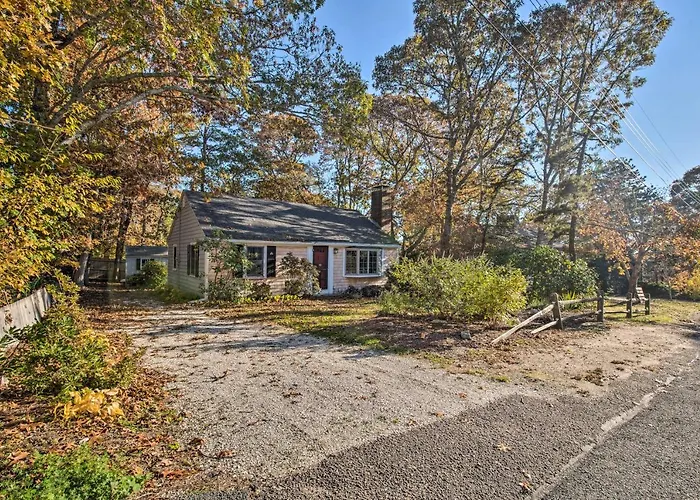 Swim & Unwind! Follins Pond Cottage Near Beach