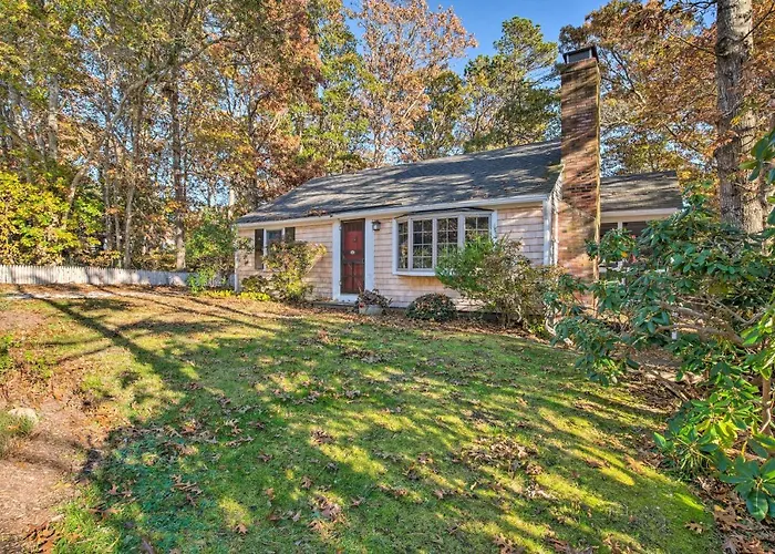 Swim & Unwind! Follins Pond Cottage Near Beach
