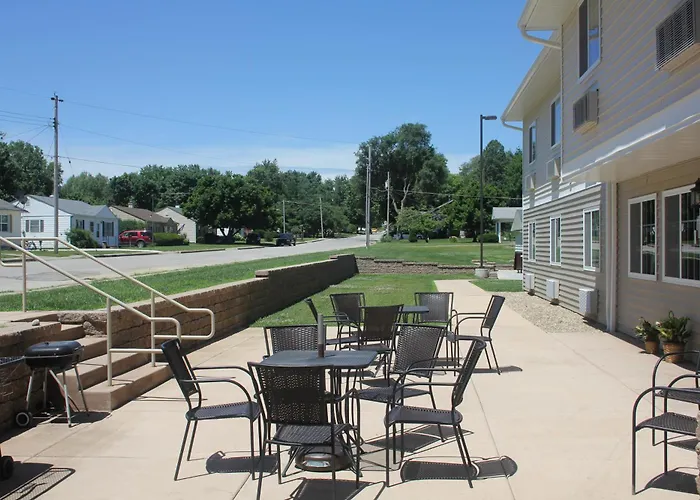 Green Acres Hotel
