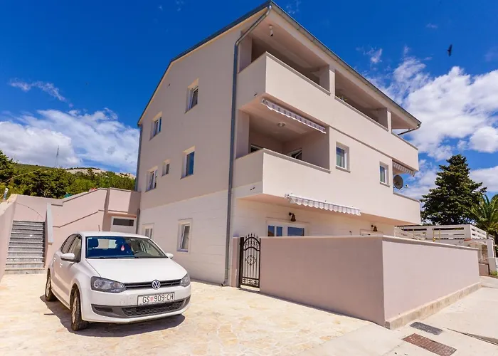 Apartments Amfora - Cozy And Modern Apartments For Up To 10 People, 100M From The Sea And Beach