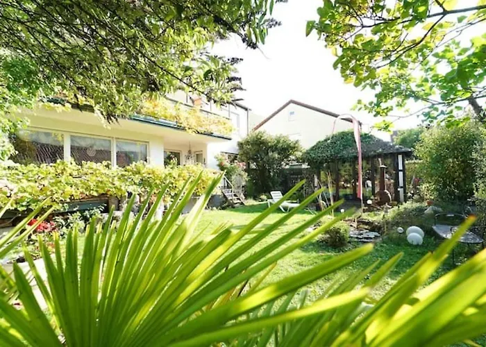 Freundliche Ferienwohnung (Souterrain) mit Gartenmitbenutzung im Haus Lotus