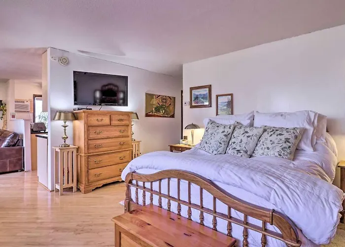Studio Apartment With Kitchen Very Close To Wcu - Non Smoking & No Pets