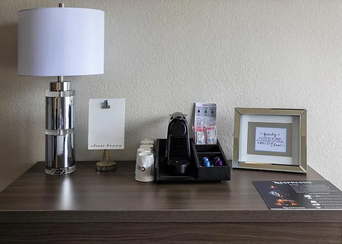 Palazzo Lakeside Hotel