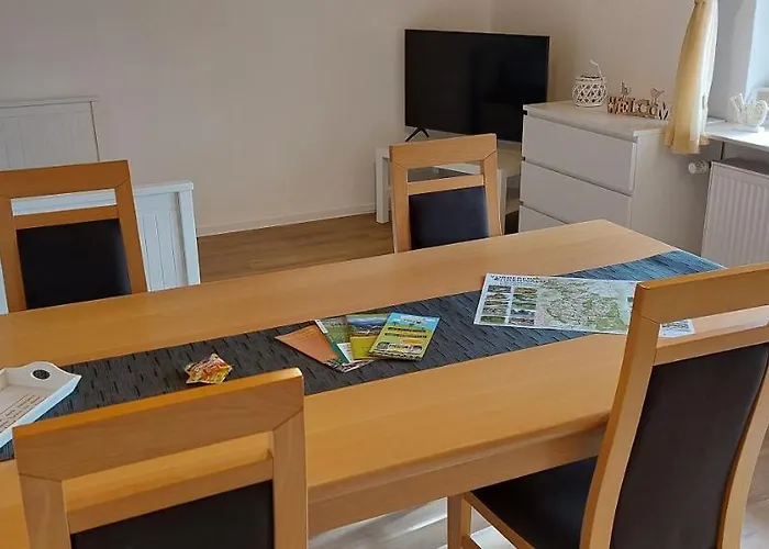 Neu renovierte UG Wohnung für bis zu 6 Personen