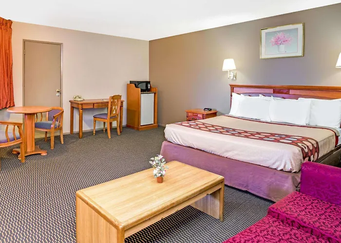 Super 8 By Wyndham Upland Ontario Ca