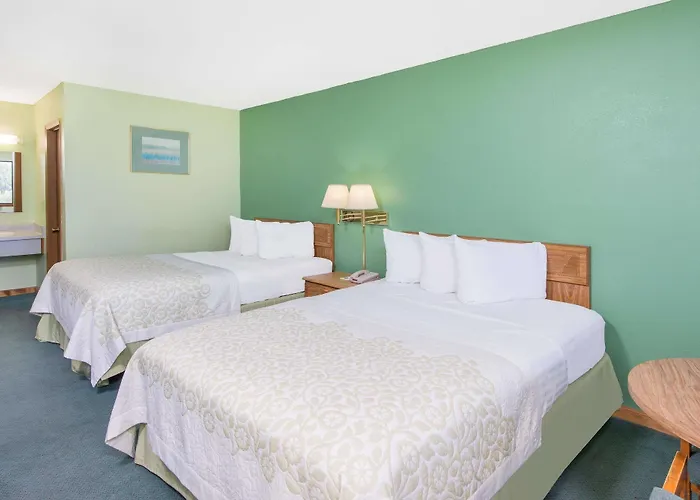 Days Inn By Wyndham Mountain Grove