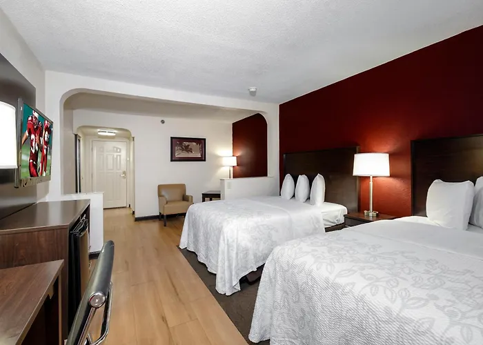 Red Roof Inn Plus+ & Suites Opelika