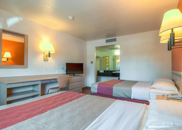 Motel 6-Pomona, Ca - Los Angeles