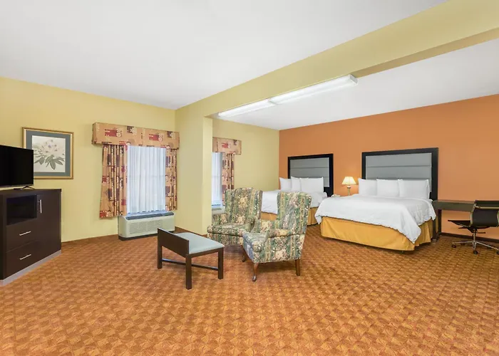 Baymont By Wyndham Fayetteville