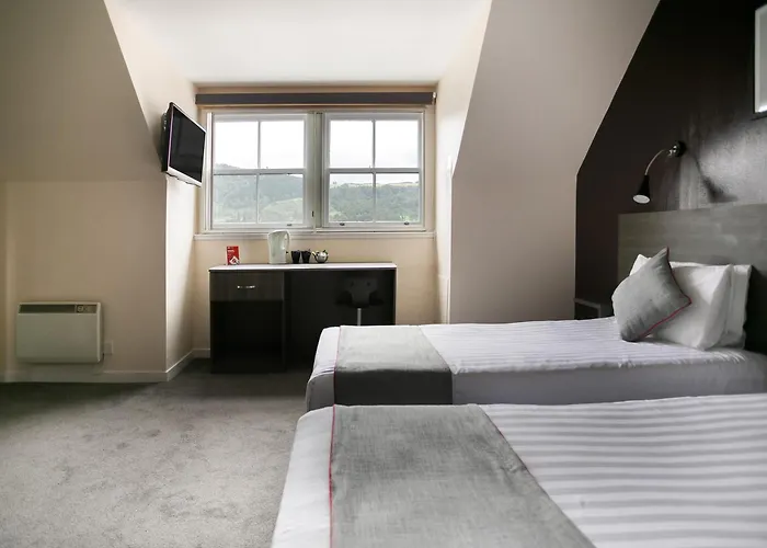 The Breadalbane Arms Room Only Hotel