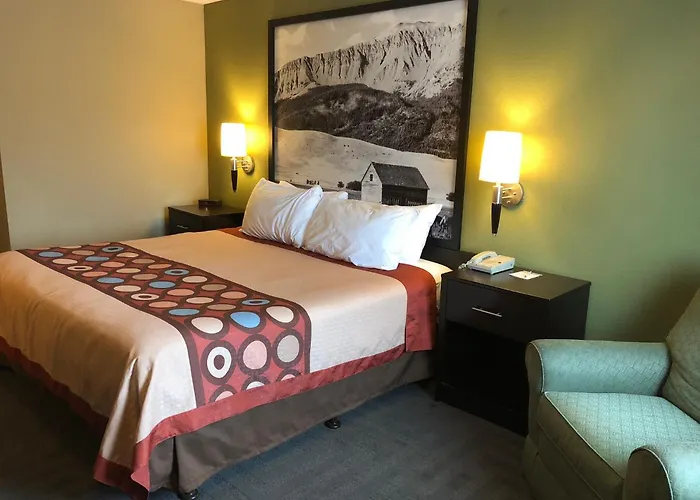 Super 8 By Wyndham Lagrande