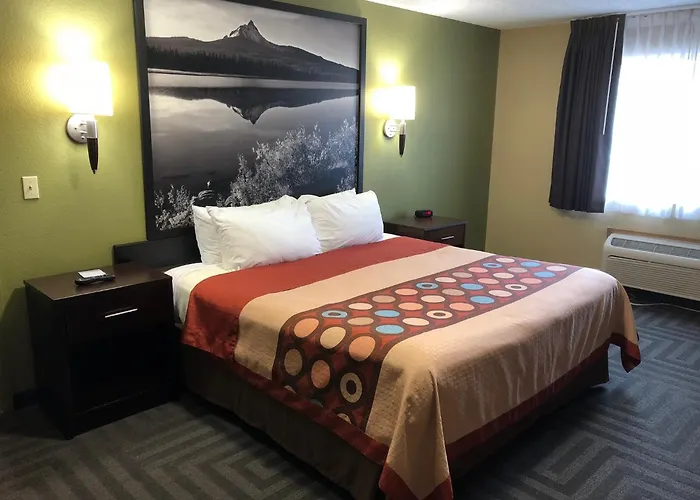 Super 8 By Wyndham Lagrande