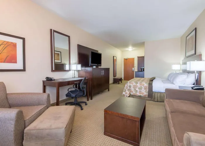Ramada By Wyndham Wainwright