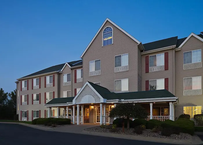 Country Inn & Suites By Radisson, Clinton, Ia