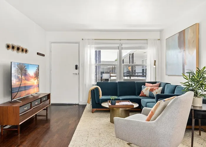 Spacious Coastal Apartment In A Colorful Community - Nrp22-00590