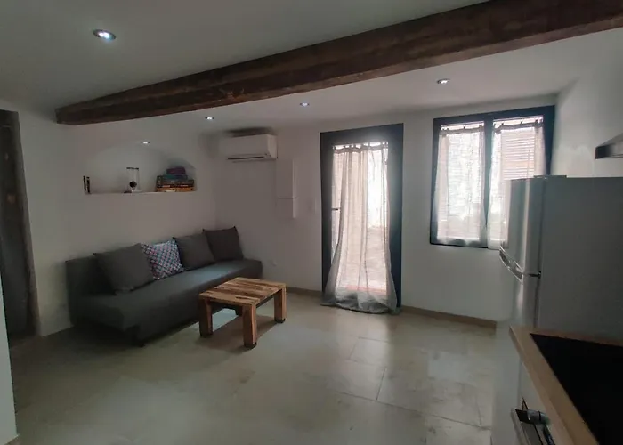 Logement Neuf Centre Du Village Aux Pieds Du Chateau
