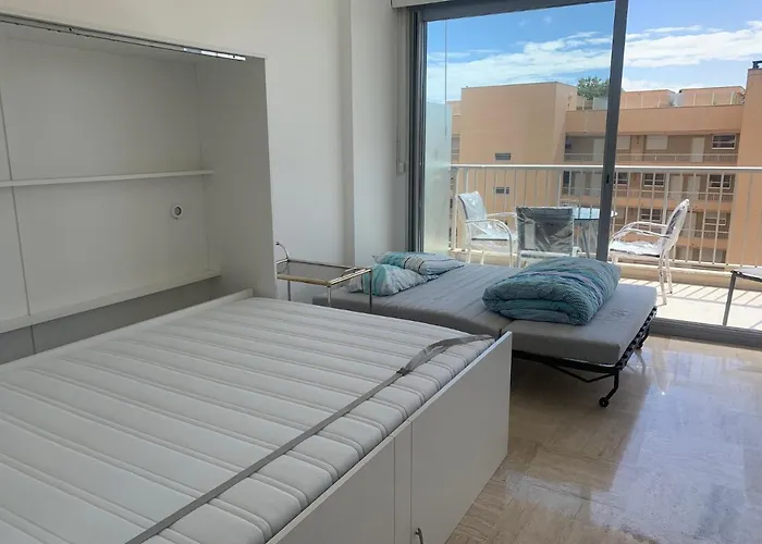 Studio With Private Parking