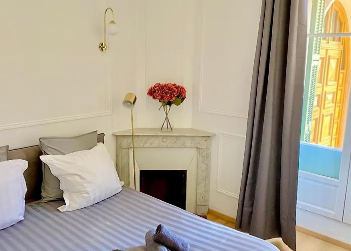 Designer Garden View Ac, Fiber Wifi Heart Of Monaco