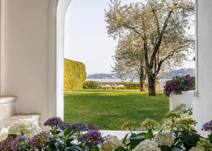Luxury Lake View Apartments