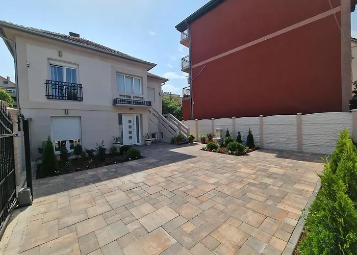 "Astor16" Apartments