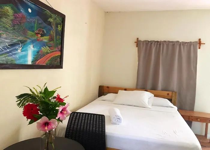 Sunshine Hotel Little Corn Island