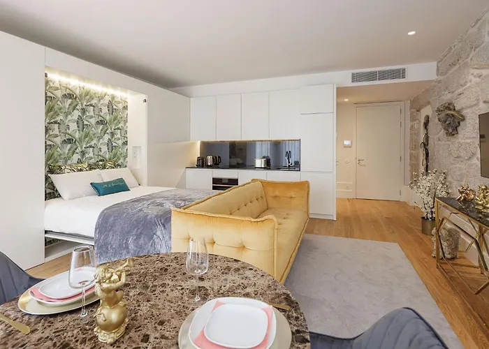 The Downtown Charming Apartments