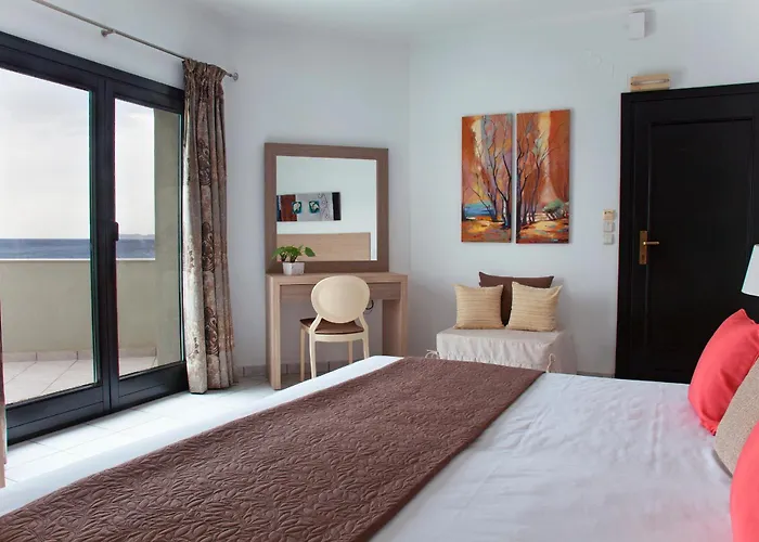 Minos Apartments & Studios