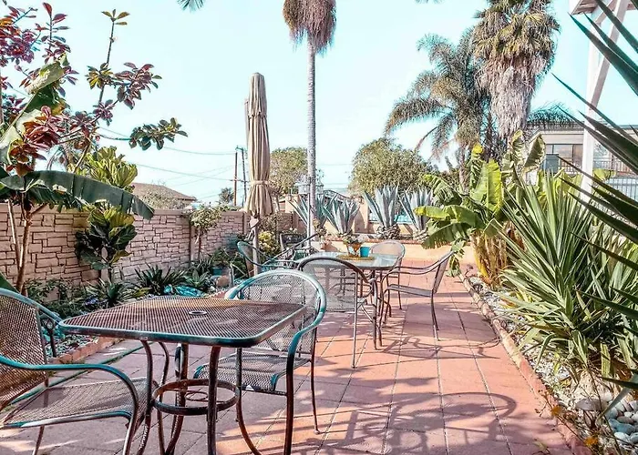 Cozy Beach Home Walking Distance From Ocean