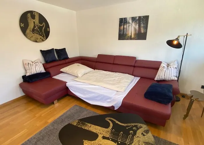 Schöne Ferienwohnung mit viel Platz und Parkplatz