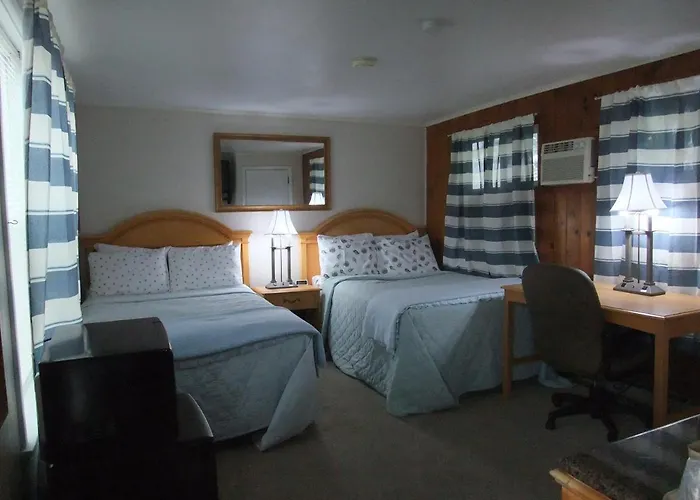 Hills Motel & Marina