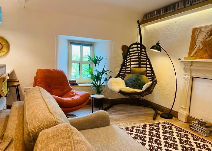 3 Bed Apartment/Explore The Area/Enjoy Our Pub