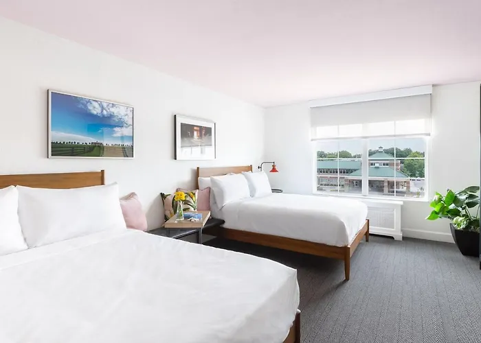 Elwood Hotel & Suites