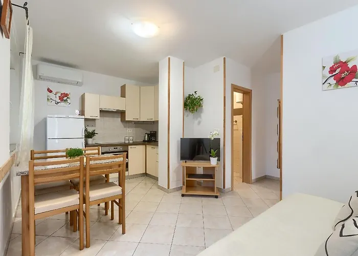 Apartments Gilly 2